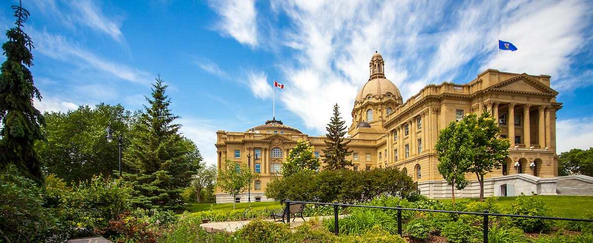 Alberta Invites 129 Candidates, Minimum CRS Of 305 In New Express Entry Draw