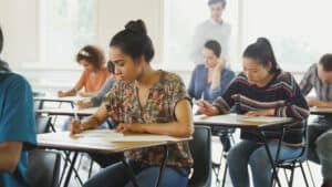Chinese International Students Report Long Security Screening Times for Canada Study Permits